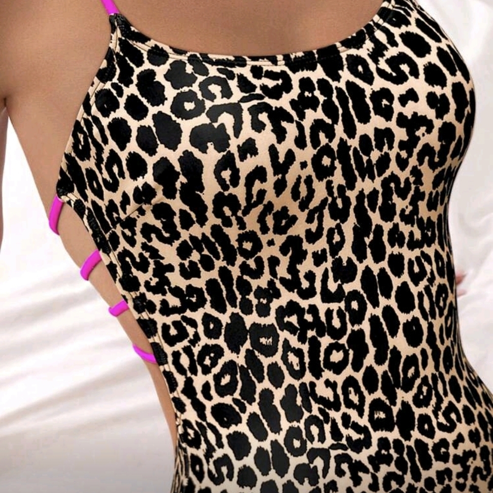 Leopard Print One Piece Swimsuit - Picture 5 of 6